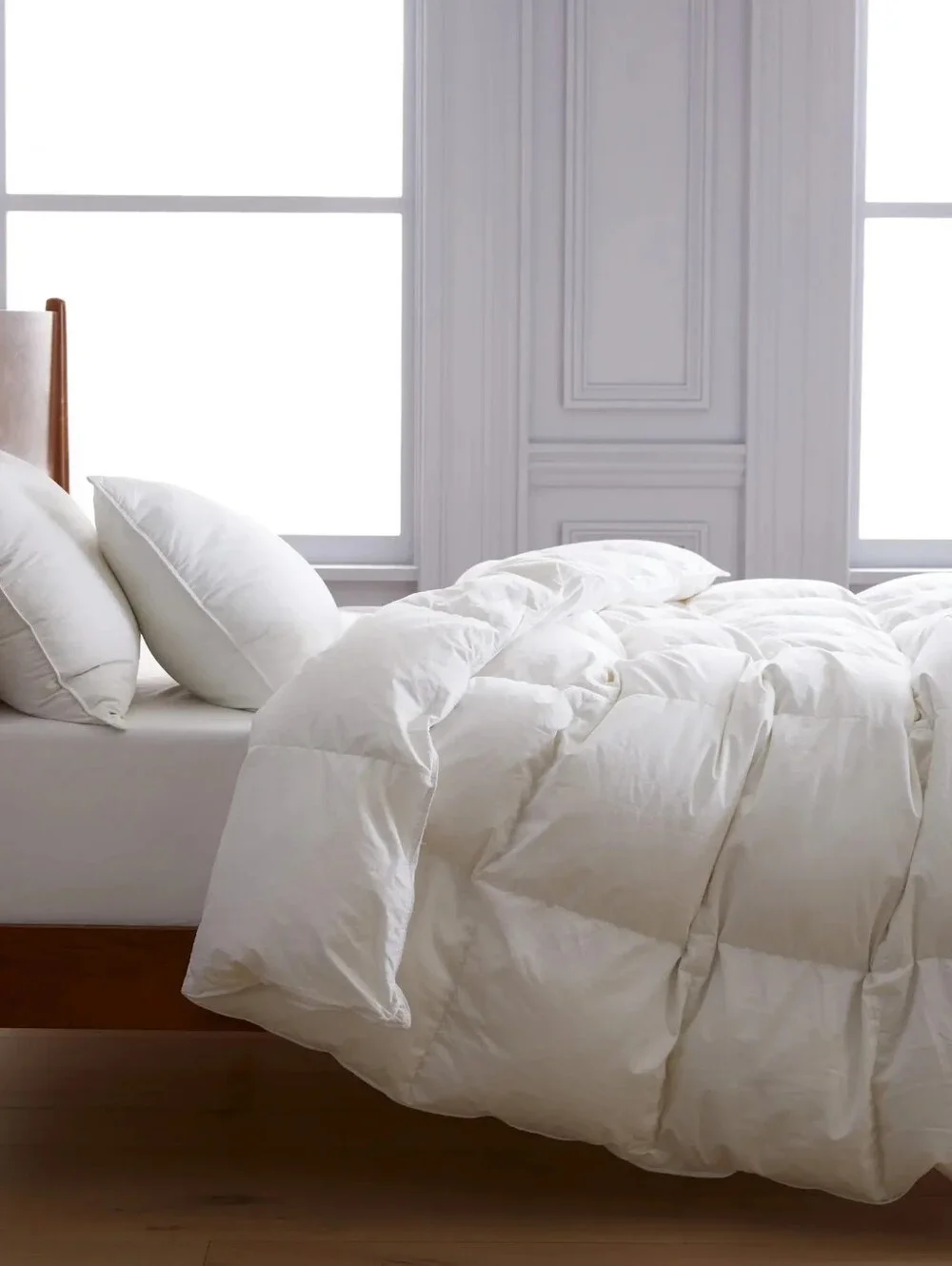 Quince White Down Alternative Comforter - Plush All-Season Bedding NWT